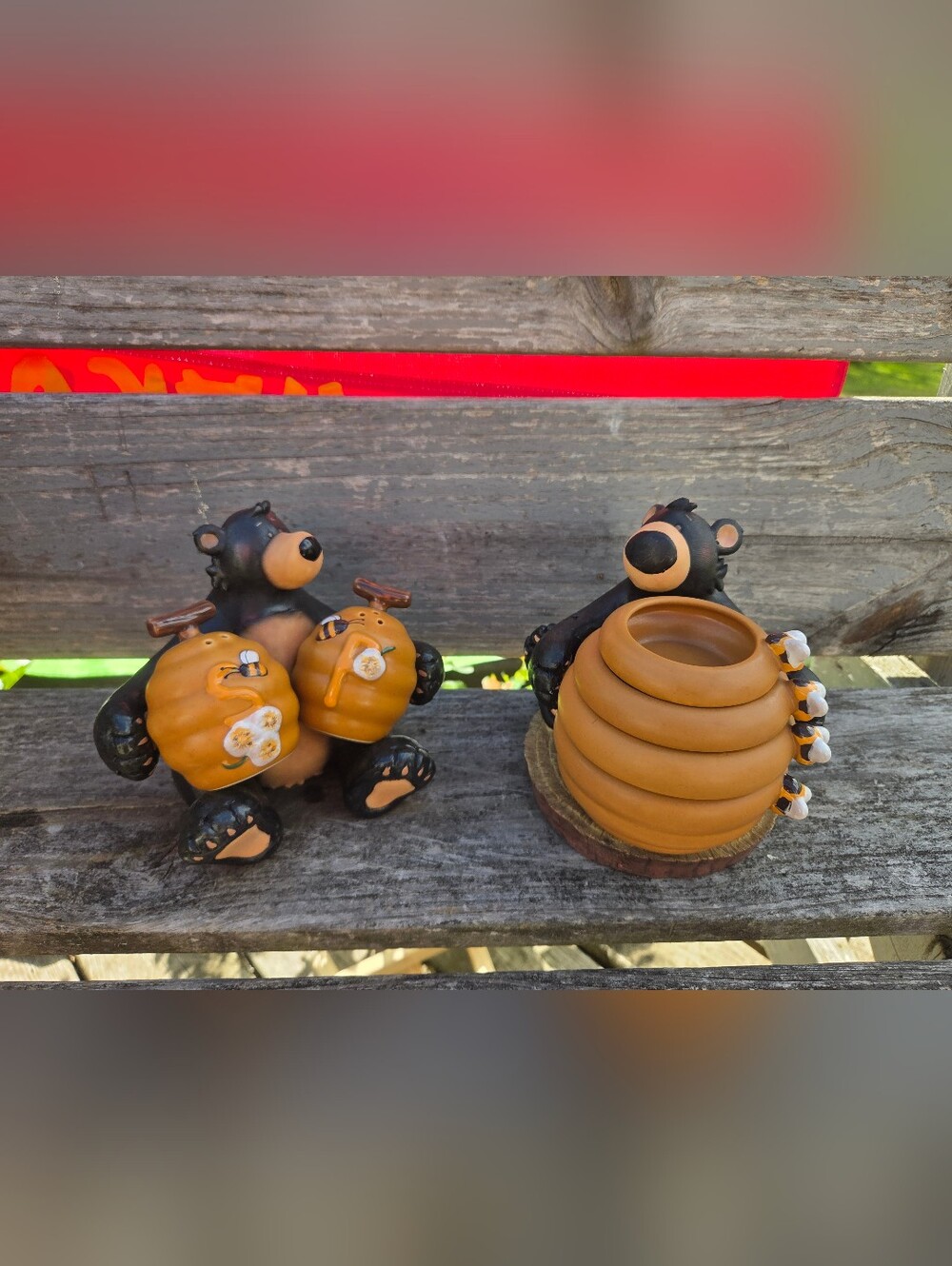 VTG Black Bear Measuring Cup Set And Hive Salt And Pepper Nesting Rustic Cabin
